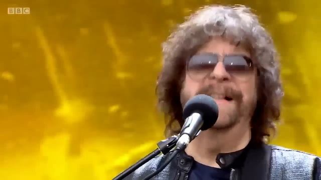Showdown Jeff Lynne's ELO Live with Rosie Langley and Amy Langley, Glastonbury 2016 смотреть онлайн
