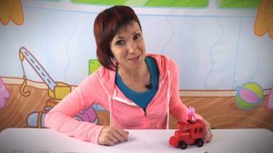 Мультфильм из игрушек. Маша читает журнал Peppa Pig