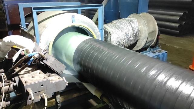 Ізоляція труб безшовних Дн. 325мм 3АКП 3В тришаровим антикорозійним покриттям на основі екструд. ПЕ смотреть онлайн