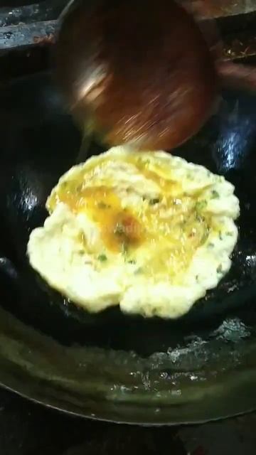 chicken fried rice extra double omelette | double omelette| how to make double omelette#shorts смотреть онлайн