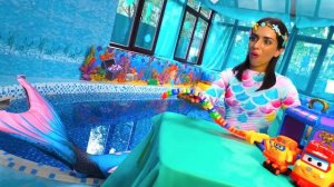 Русалочка спасает Диззи - Видео с игрушками супер крылья новая серия - Сундук Русалки 2