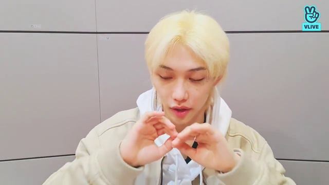 Stray Kids Vlive
Трансляция Феликса (Jan 14 2021)
9.15 Рикс FM🐣