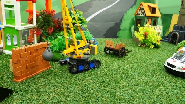 Халк травмировал кулак, Человек Паук лишился паутины! ️ Игры в больничку для детей смотреть онлайн