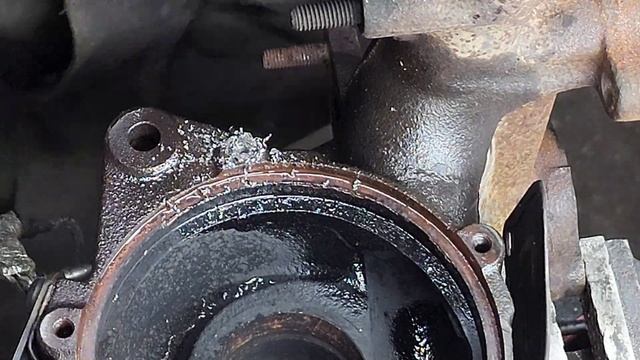 КАК ВЫСВЕРЛИТЬ БОЛТ ОБЛОМАННЫЙ И СОХРАНИТЬ РЕЗЬБУ ?