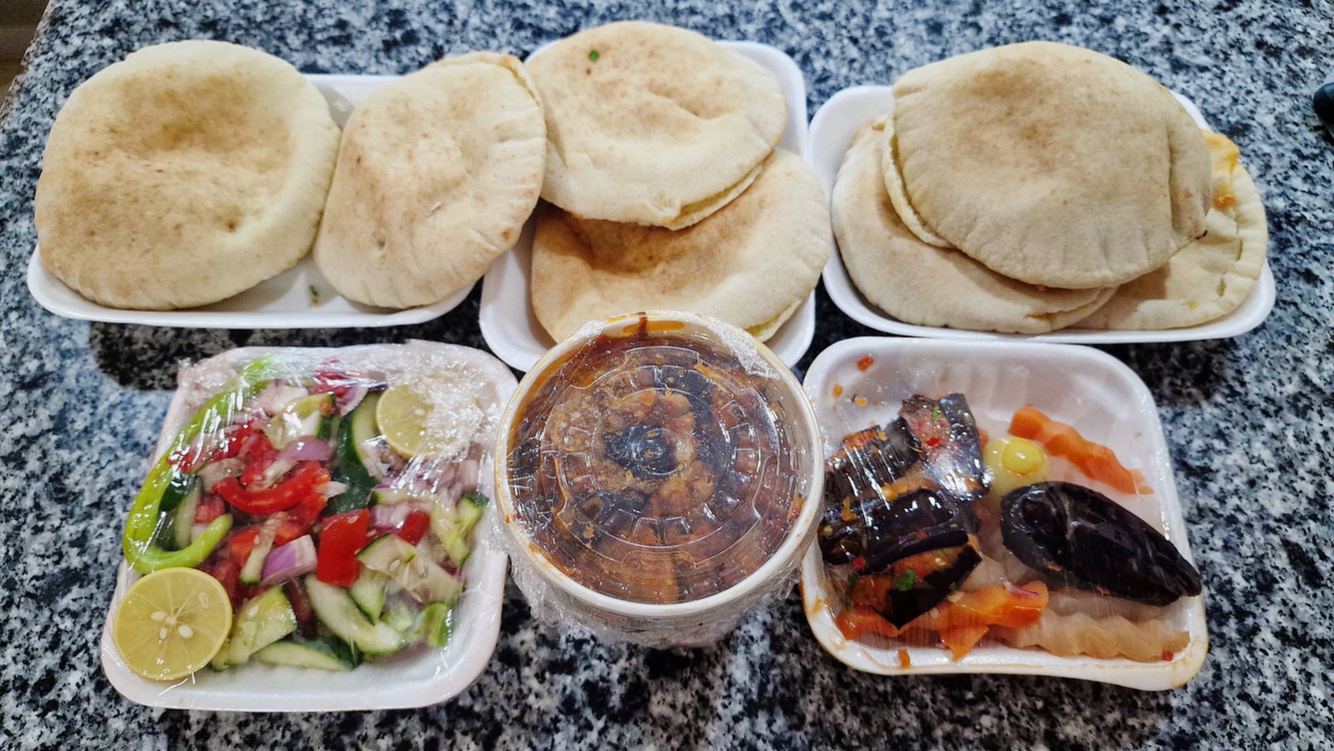 Что можно поесть на 250 рублей в кафе в Египте (мы с мужем наелись "от пуза" и ещё осталось) смотреть онлайн