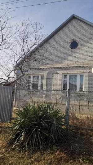 ДОМ НА ЮГЕ/ Добротный отличный/ г. Новокубанск/ Цена 5,8 млн.р.