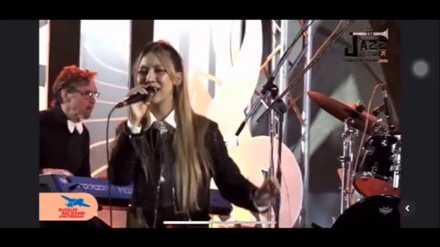 สาวอีสานรอรัก Biggles Big Band & singer พอร์ชเช่ Porsche (Chalisa Tungateja) смотреть онлайн