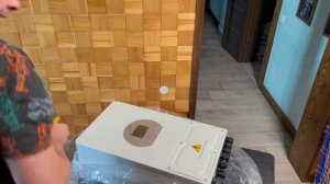 Гибридный солнечный инвертор Deye SUN-6K-SG03LP1 распаковка
