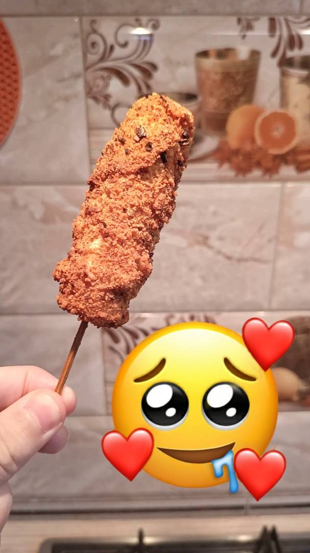 Сосиска в кляре на палочке смотреть онлайн