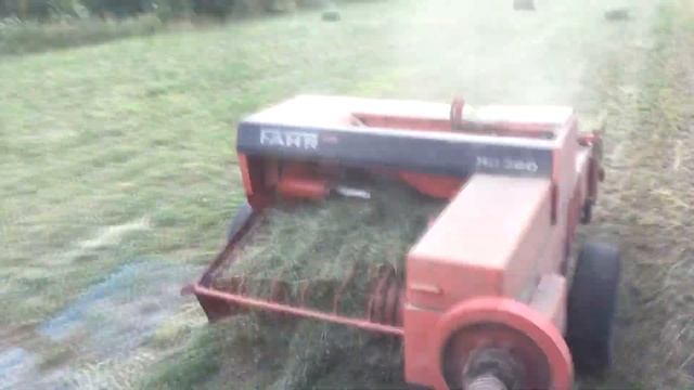 ТЮКОВКА ЛЮЦЕРНИ ПРЕСОМ DEUTZ-FAHR | ЗАГОТОВКА СІНА ДЛЯ КОРІВ | НОВИЙ ЮМЗ-6 З ПРИЧІПОМ | 10.07.2021