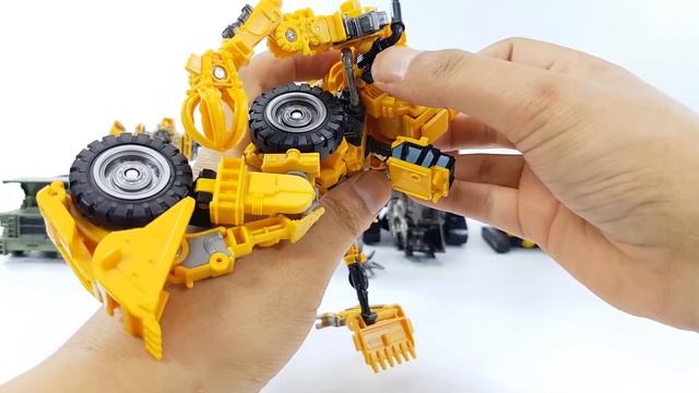Transformers Construction Rampage Scrapper Hightower Longhaul Scrapmetal Mixmaster Scavenger 7 Toys