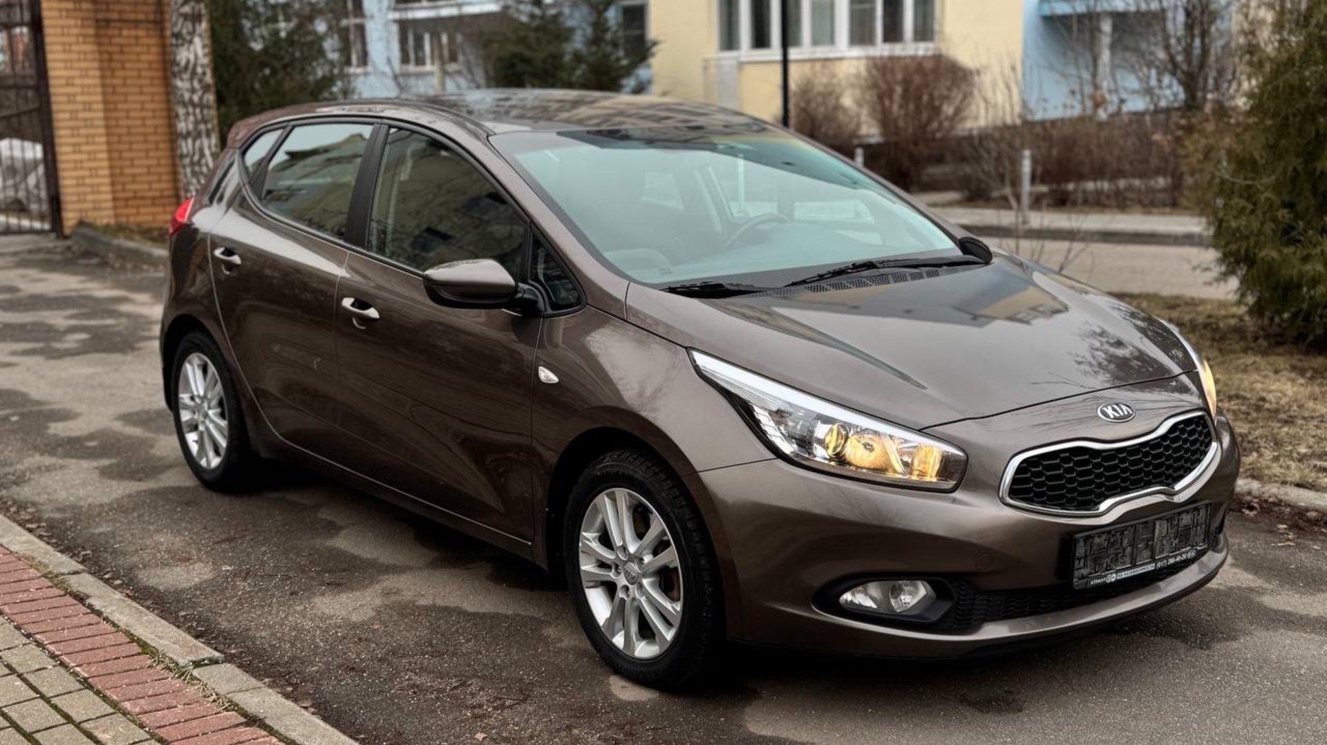 KIA Ceed 2015, в комплектации Prestige, 88 000км смотреть онлайн