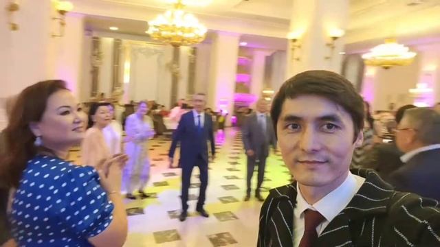 Ержан Жұмабекұлы, Алтынбек Қоразбаев және Айжан Нұрмағамбетовалар тойда жүр.