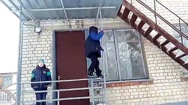 Сальто с порога))!!! смотреть онлайн