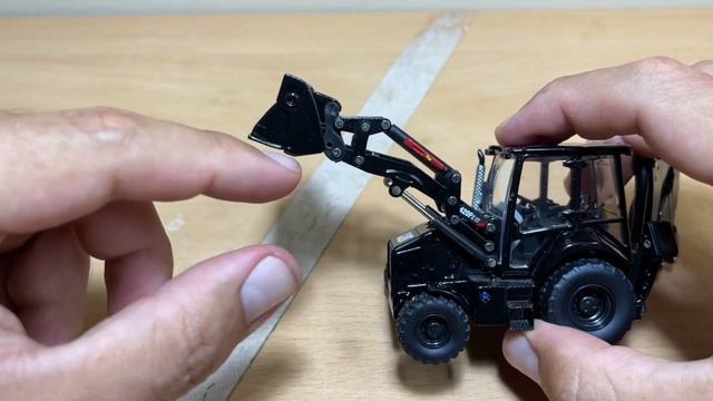 1/50 Scale CAT 420F2 Backhoe Loader - Diecast Masters смотреть онлайн