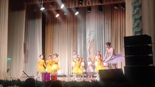 Новогодний спектакль, выступление наших девочек "Балеринка"🩵❄️🥰ФИНАЛ смотреть онлайн