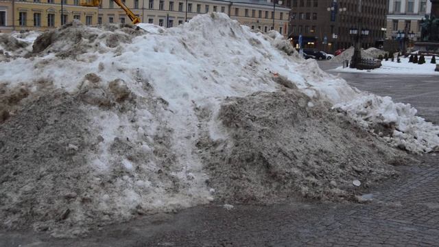Кучи снега в Хельсинки смотреть онлайн