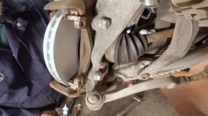 Jaguar F-Pace - How to Replace the Front Brake Discs & Pads