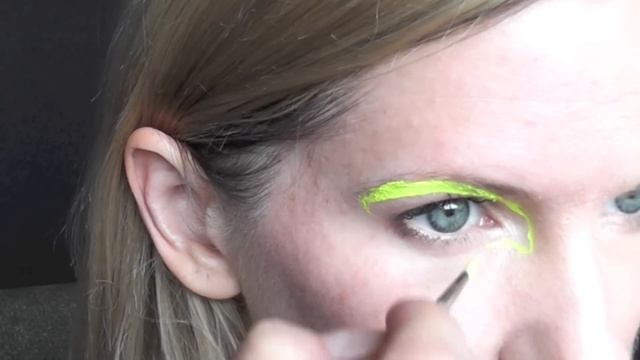 4 Super EASY Blacklight UV Face Paint Designs Tutorial смотреть онлайн