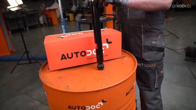 Kā Nomainīt Aizmugurējie Amortizatori CITROEN C1 (PM, PN) [AUTODOC VIDEOPAMĀCĪBA]