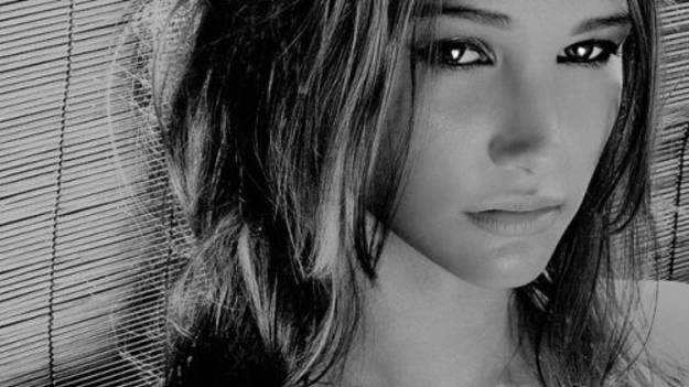 Памяти Леры Мелиховой-Слова твои, как скальпелем, жизнь на кусочки. —