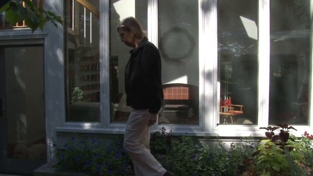 A Walk in the Garden with Liz Davey Episode 013 смотреть онлайн