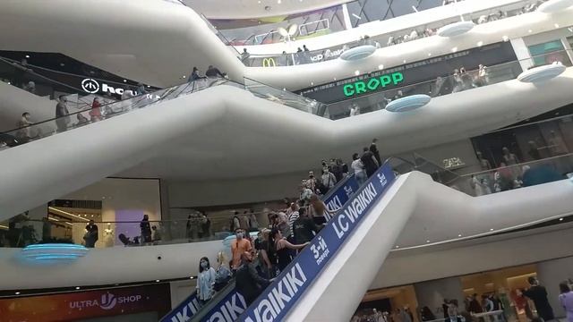 22 мая Продолжаем гулять по центру Харькова. смотреть онлайн