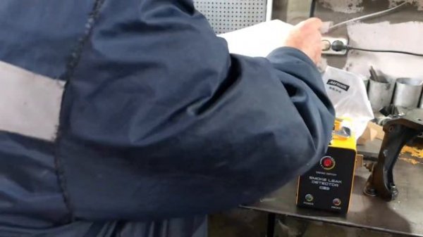 Автомобильный детектор утечки дыма AUTOOL