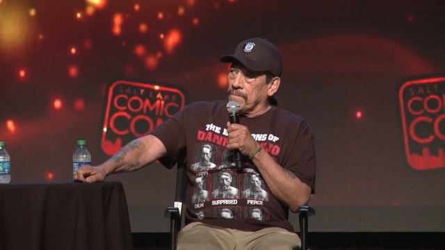 Trejo Taco's, Machette, Jessica Alba, Dusk Until Dawn, and Storks смотреть онлайн