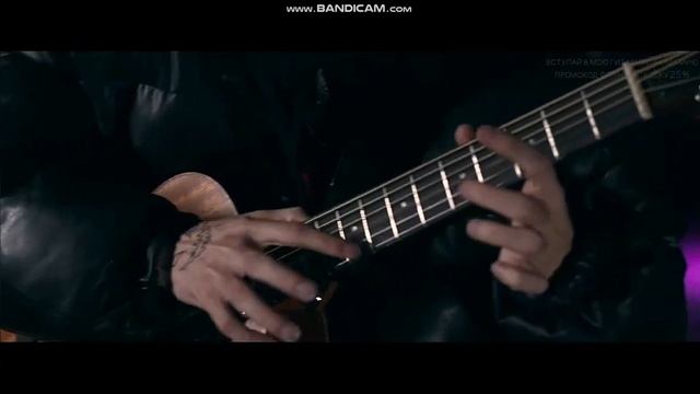 Акстар играет песню CROW на гитаре!!! смотреть онлайн