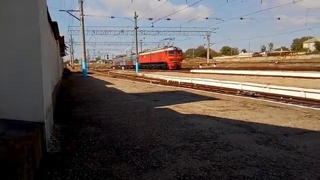 "ЭКСКЛЮЗИВ!" ВЛ8М-525 С ВАГОНАМИ "ЭРА" ПРОСЛЕДУЕТ СТАНЦИЮ ЕВПАТОРИЯ-ТОВАРНАЯ! [КЖД 2019] смотреть онлайн