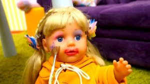 Эмили делает себе макияж! Игры для детей с Беби Бон - Как мама