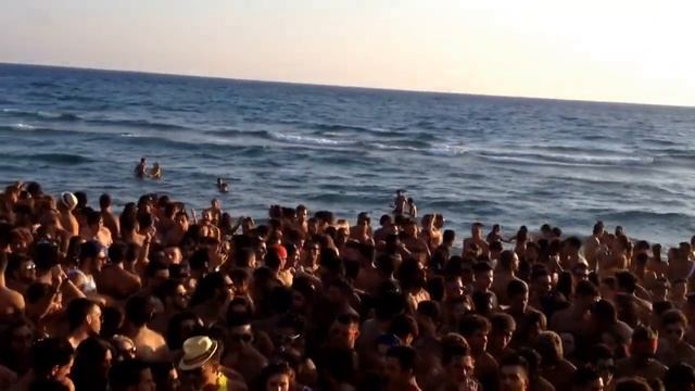 #L'ultimo Aperitivo a Bazzano Beach -Sperlonga смотреть онлайн