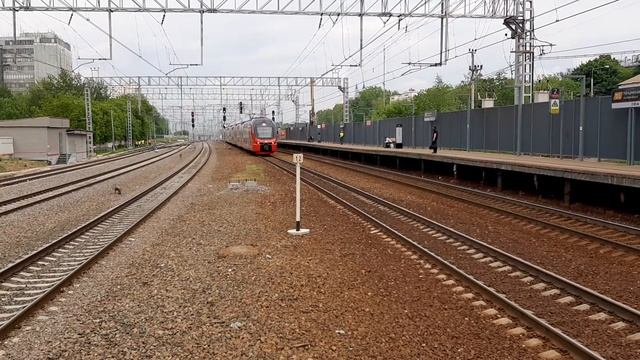 ЭШ2-001 прибывает на о.п. Кунцевская