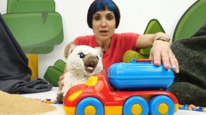 КОТИК и Маша Капуки учатся читать. Видео с игрушками и машинками - Давай почитаем