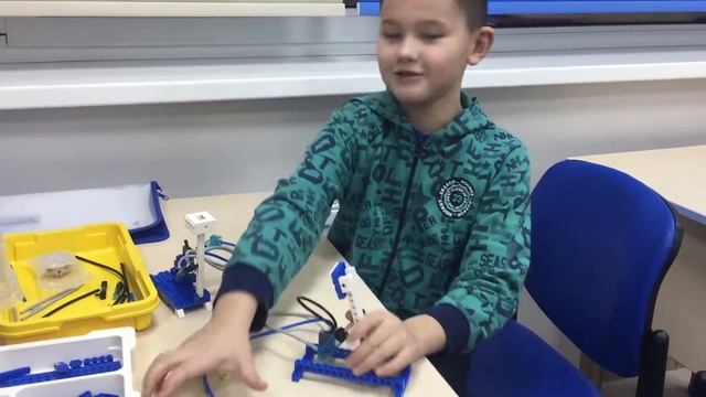 Пневматический молоток и катапульта из Лего в ТС «Винахідник» смотреть онлайн