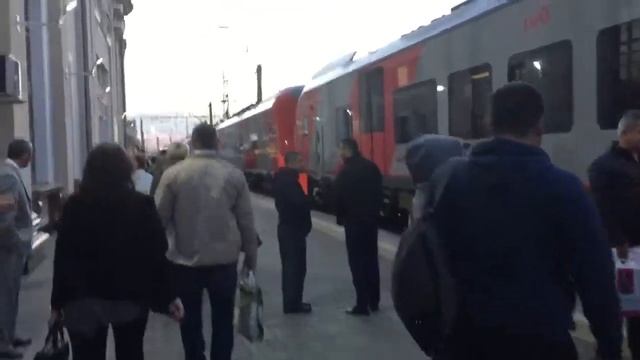 Железнодорожный вокзал - ПРИКЛЮЧЕНИЯ ГОРОШКА смотреть онлайн