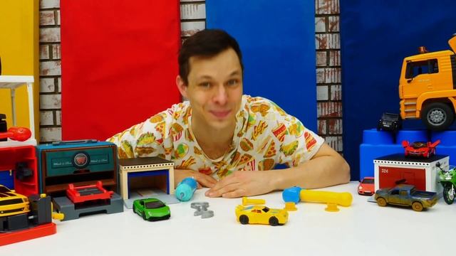 Видео Трансформеры - Автомастерская Федора - чиним Бамблби и Оптимуса! Игры с машинками смотреть онлайн