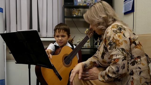 Открытый урок преподавателя МБУ ДО "НДМШ" (г. Норильск) Белосковой О.В. (класс гитары) смотреть онлайн