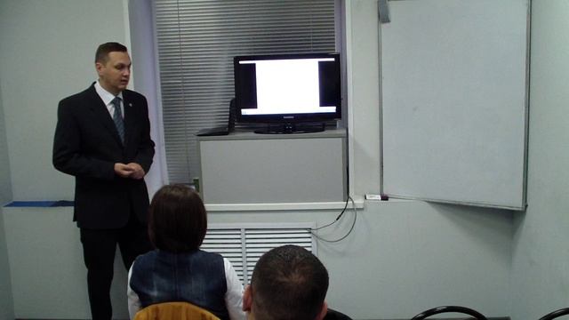 Вести ли бухгалтерию самостоятельно или нанять специалиста