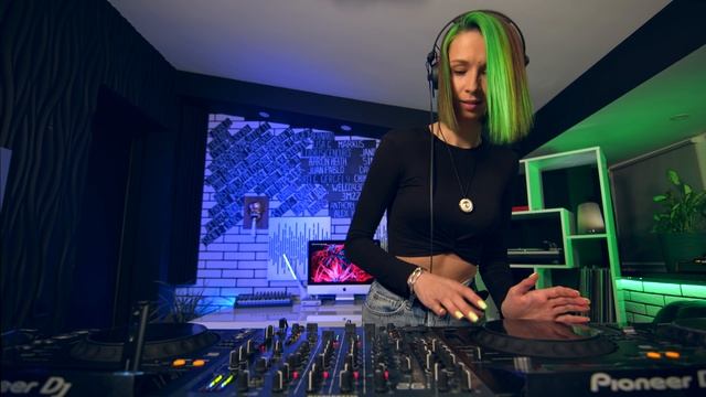 Miss Monique_MiMo Weekly Podcast 028 #[Progressive House_ Melodic Techno DJ Mix] 4K