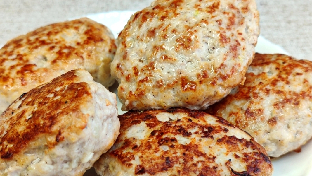 Котлеты из свинины и курицы. смотреть онлайн