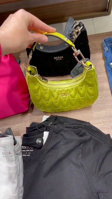 GUESS #shortvideo #shorts #обзор #шоппинг #sale #распродажа #guess #гес #сумки #сумка ##shoppingvlo смотреть онлайн