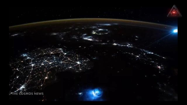 Bizarre Blue Blobs Hover Over Earth's Atmosphere Captured By ISS Astronauts @TheCosmosNews смотреть онлайн