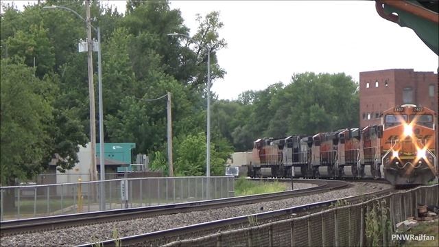 The Intermodal Superhighway - BNSF's Southern Transcon in Fort Madison, IA смотреть онлайн