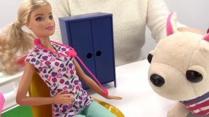 Беби Бон Эмили играет с кубиками! Видео для детей с Baby Born Как мама