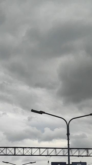 В Москве штормовое предупреждение... смотреть онлайн