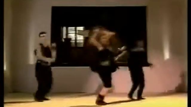 Madonna vs MC Miker G and DJ Sven holiday rap смотреть онлайн