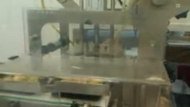 PAO-Q: Автомат для автоматической запайки лотков пленкой смотреть онлайн