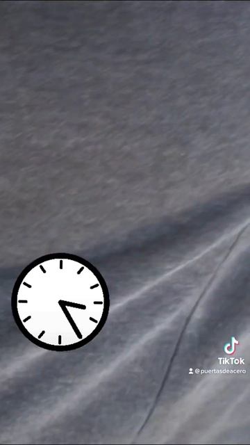 Así rompe una puerta de madera con palanca de acero. смотреть онлайн